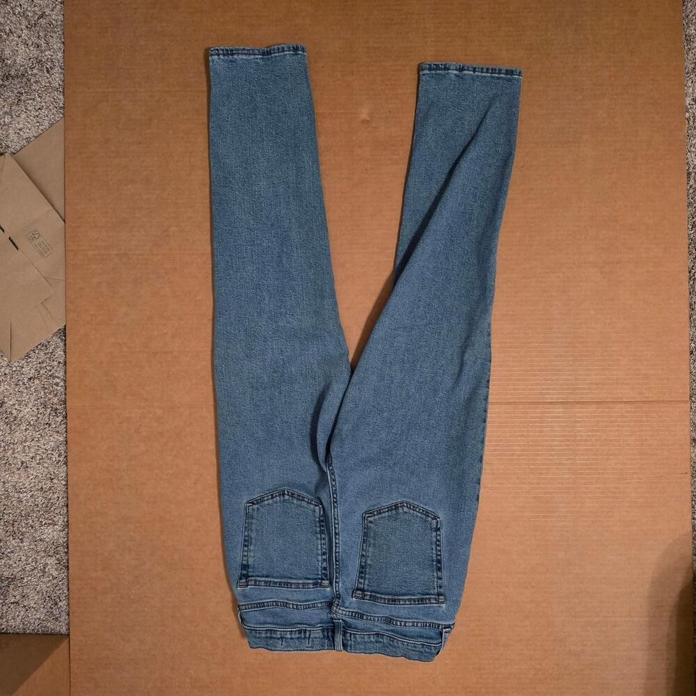 Universal-thread Women's Blue Jeans - Picture 2 of 3